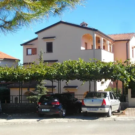 Appartement In With Balcony, Air Conditioning, Wi-fi