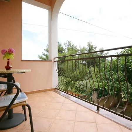 Apartman In With Balcony, Air Conditioning, Wi-fi