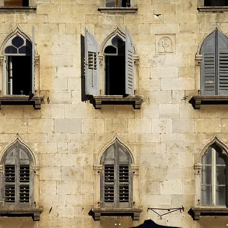 In With Balcony, Air Conditioning, Wi-fi דירה