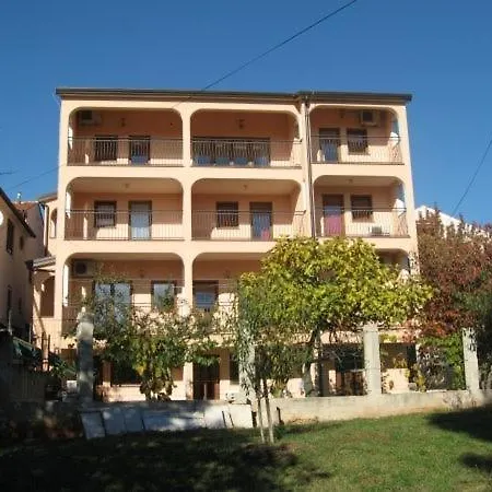 דירה In With Balcony, Air Conditioning, Wi-fi *