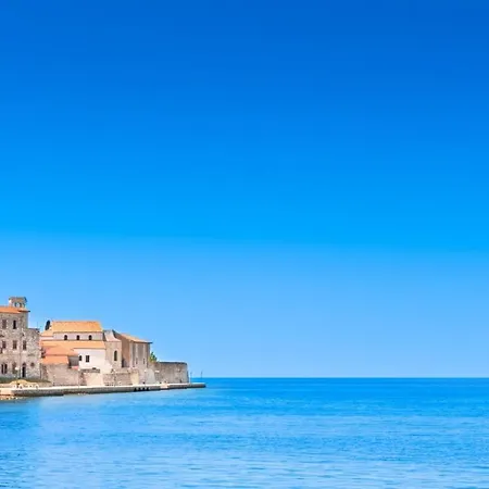 Apartment In With Balcony, Air Conditioning, Wi-fi Porec